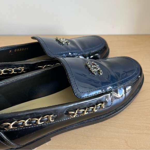 Vintage Chanel Navy Blue Loafers (like new) - Picture 5 of 5